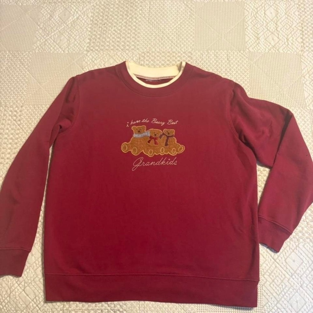 VTG Grandmacore red crewneck with embroidered teddy bear Grandkids design